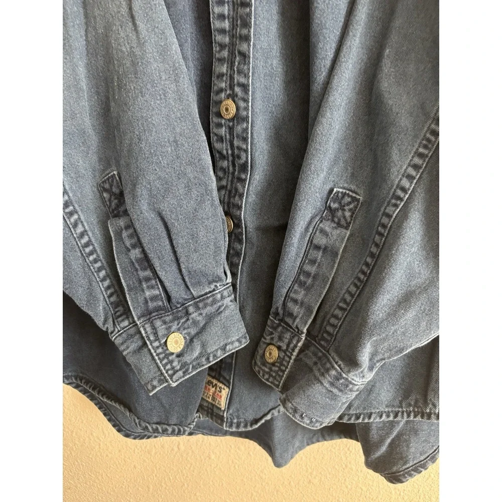 Levis pre owned